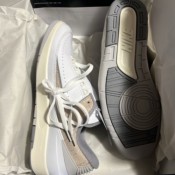 MEN NIKE AJ 2 RETRO SNEAKERS - Picture 5 of 5